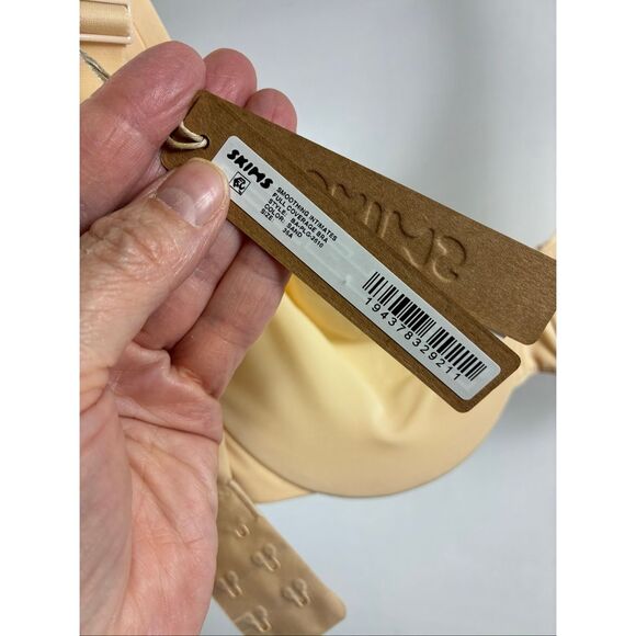 SKIMS NWT Full Coverage Bra in Sand Size 36A - Picture 7 of 7